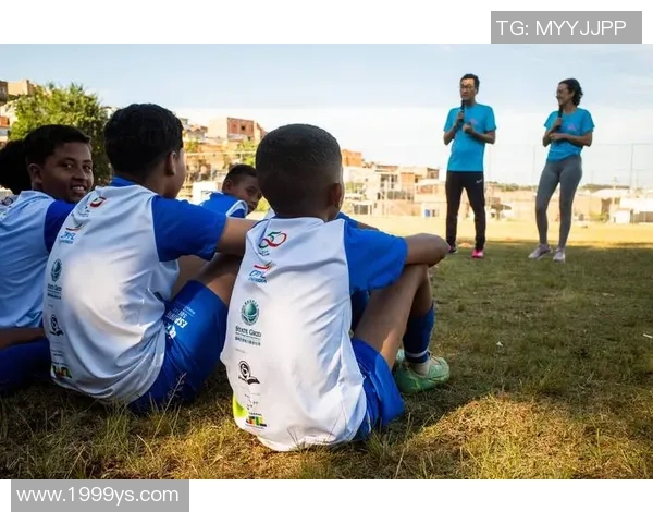 足球球星炫酷盘带与花式技巧展现绿茵场无限魅力